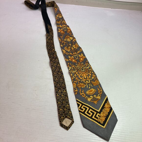 Vintage Gianni Versace Tie  Necktie Made in Italy 68" x 4" - Picture 4 of 8